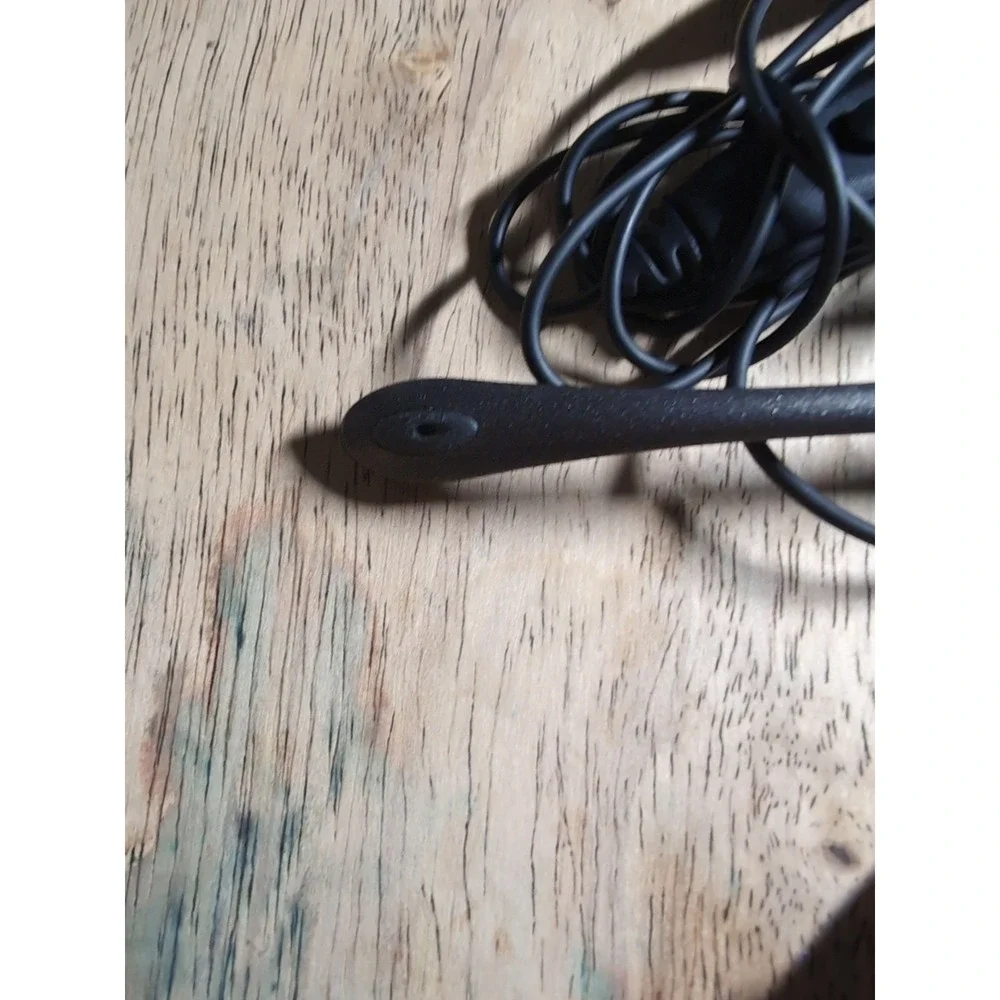 Pair Of Cordless Landline Headset Mics And Earpiece Plantronics‎ And Cv